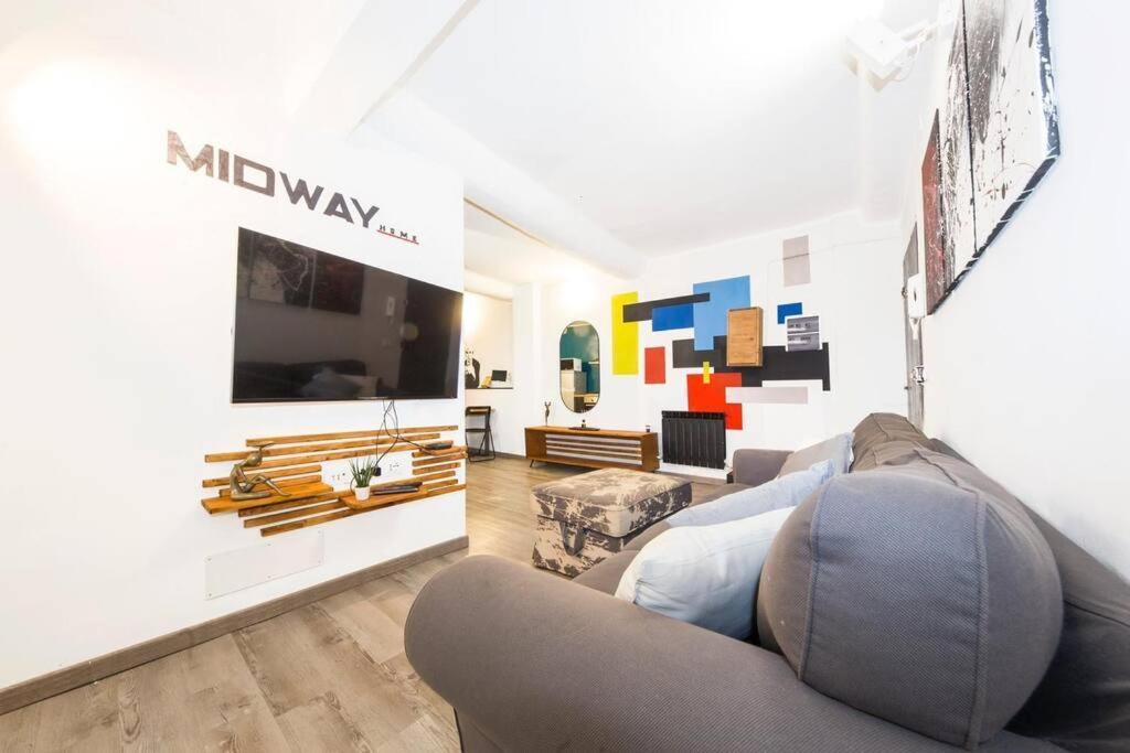 Midway Home, Nel Centro Storico Di Genova ภายนอก รูปภาพ